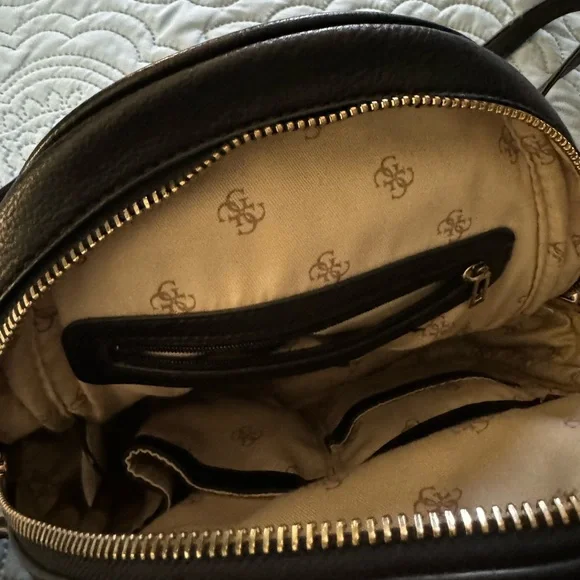 Guess Mini Backpack - Picture 4 of 7